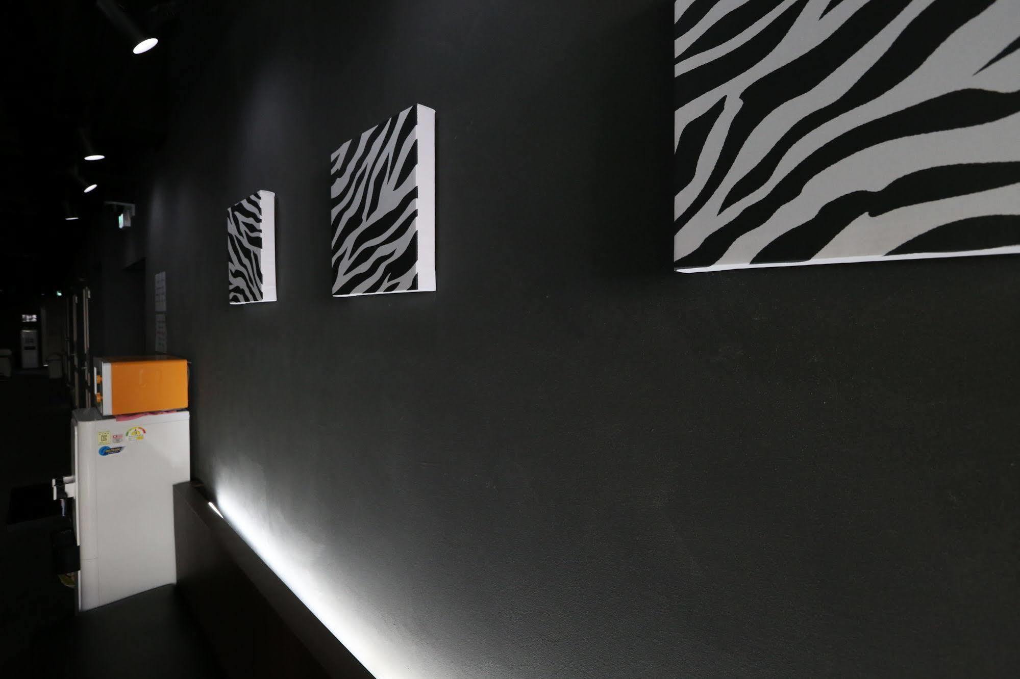 Philstay Ehwa Boutique - Female Only Seoul Exterior photo